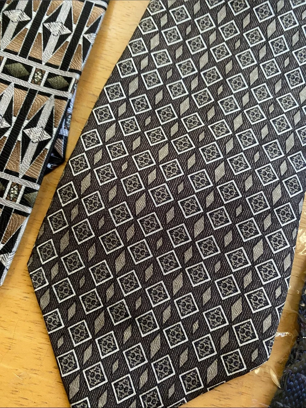 ! 4 ties different brands in good condition